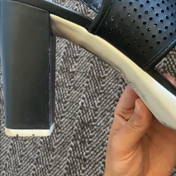 Clark’s heel - Picture 4 of 5